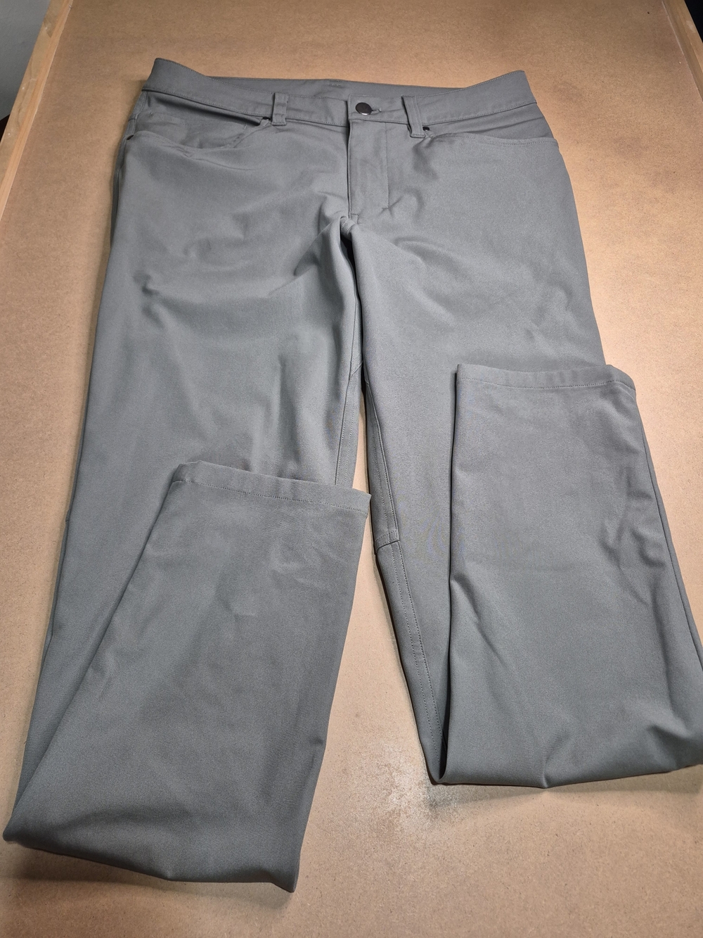 lululemon athletica Men's Chinos - Slate Gray 4077